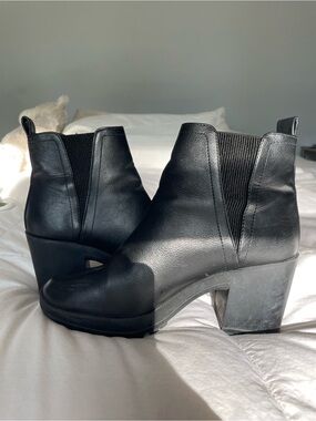 Parker & Sky Black Women’s Chelsea Ankle Boots - Sleek Leather Block Heel